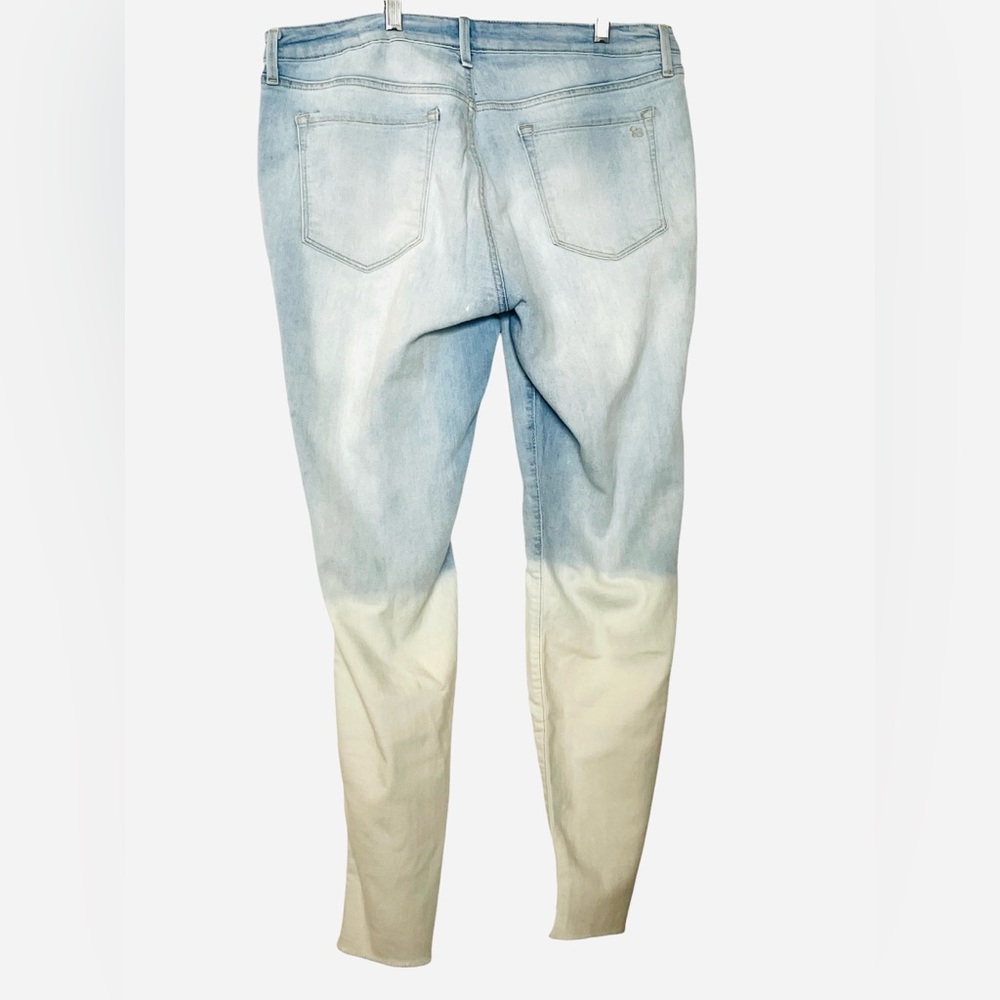 Jessica Simpson Women's Skinny Fit Low Rise Dip-Dye Ankle Jeans Size 32 - Picture 3 of 3